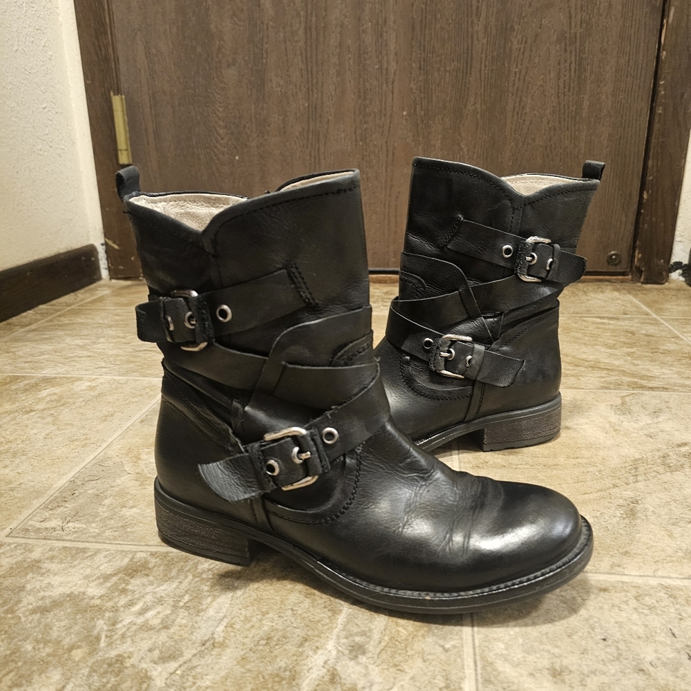 Guess Black Leather  Boots Size 9